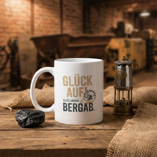 Keramiktasse "Glück Auf – Alles andere ist bergab" – Lustige Ruhrpott Tasse mit Spruch