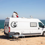 Maritimer Sticker: Anker mit fliegenden Möwen – Für Auto & Camper
